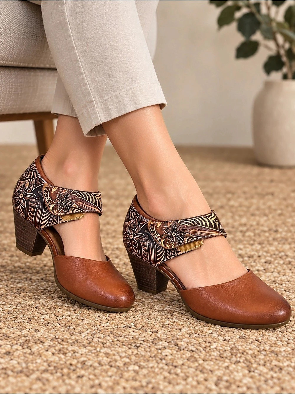 Spring Step L'Artiste Floral Mary Jane Heels in Brown size 41